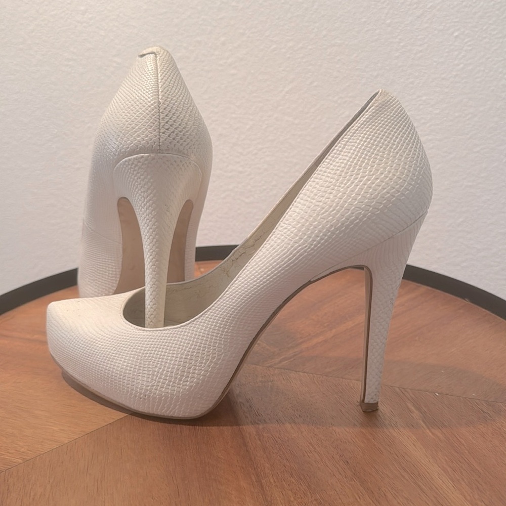 White high platform BCBGeneration Pumps. Comfortable and classic